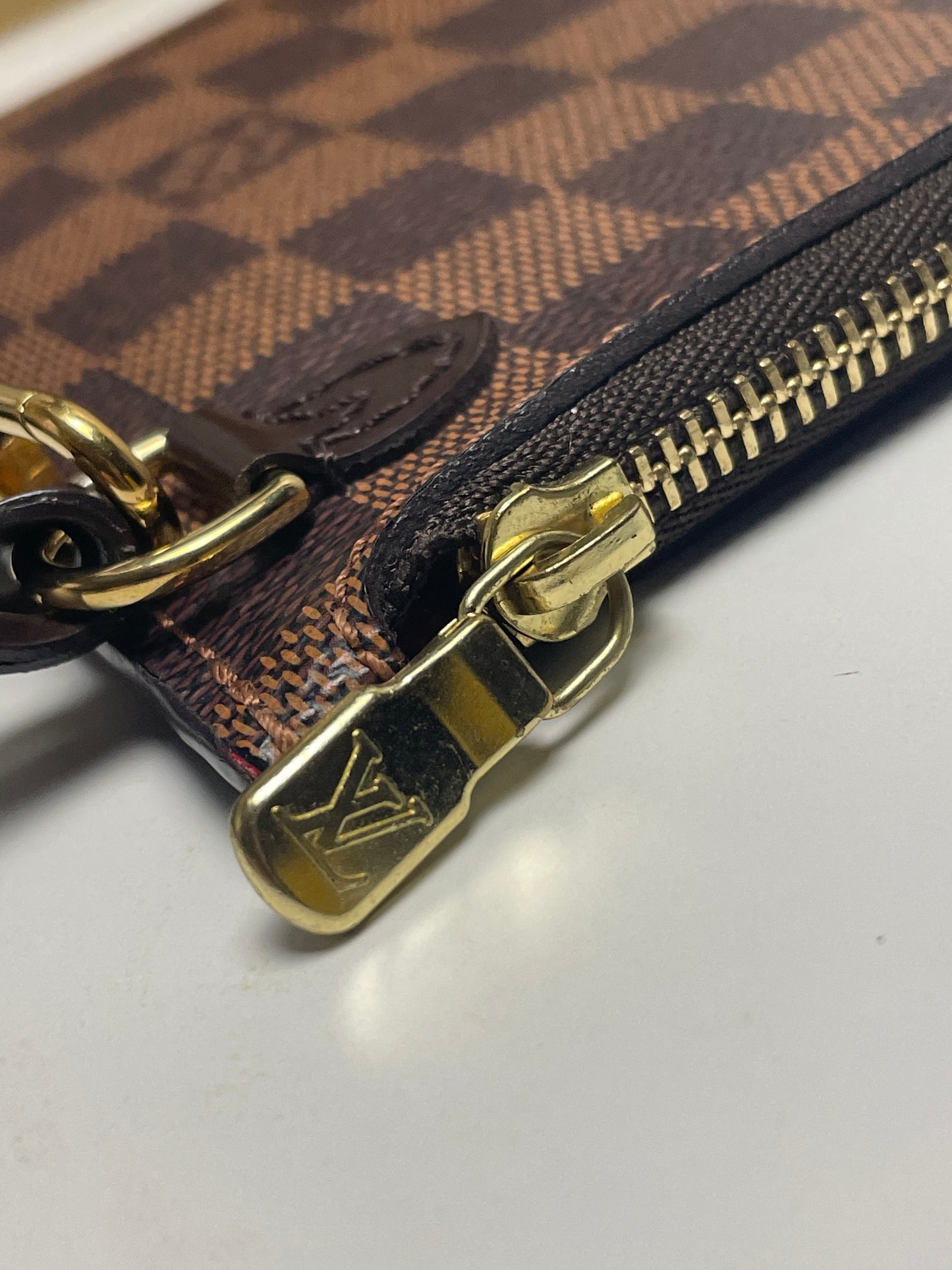 Authentic Louis Vuitton Damier Ebene Neverfull Pouch MM/GM