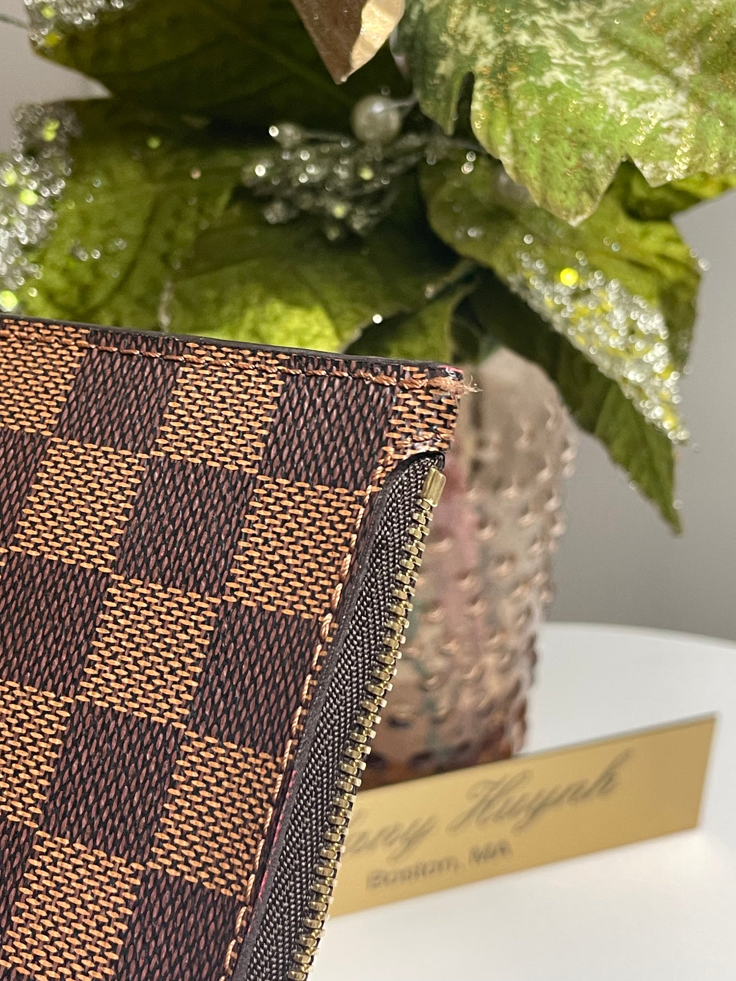 Authentic Louis Vuitton Damier Ebene Neverfull Pouch MM/GM