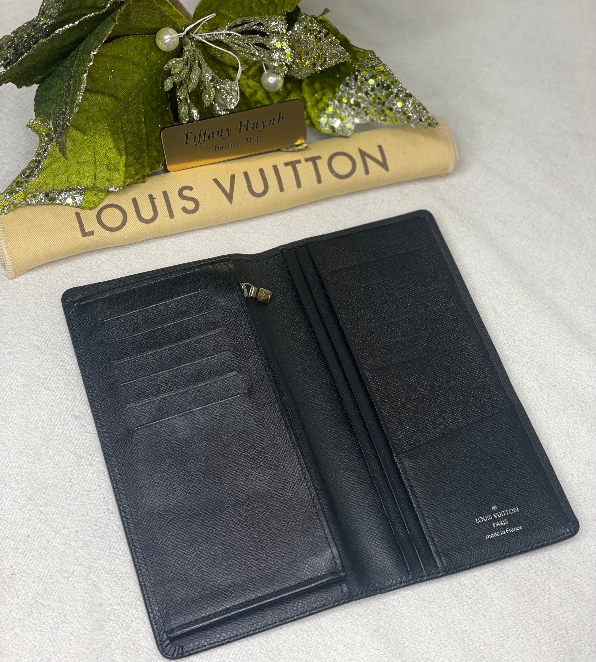Louis Vuitton Pre-loved Brazza Wallet