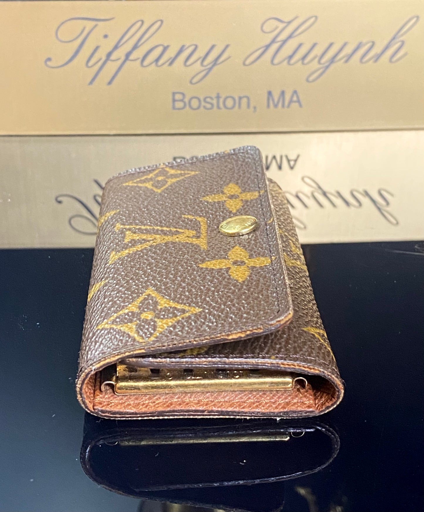 Authentic Louis Vuitton Monogram 4 Key Case