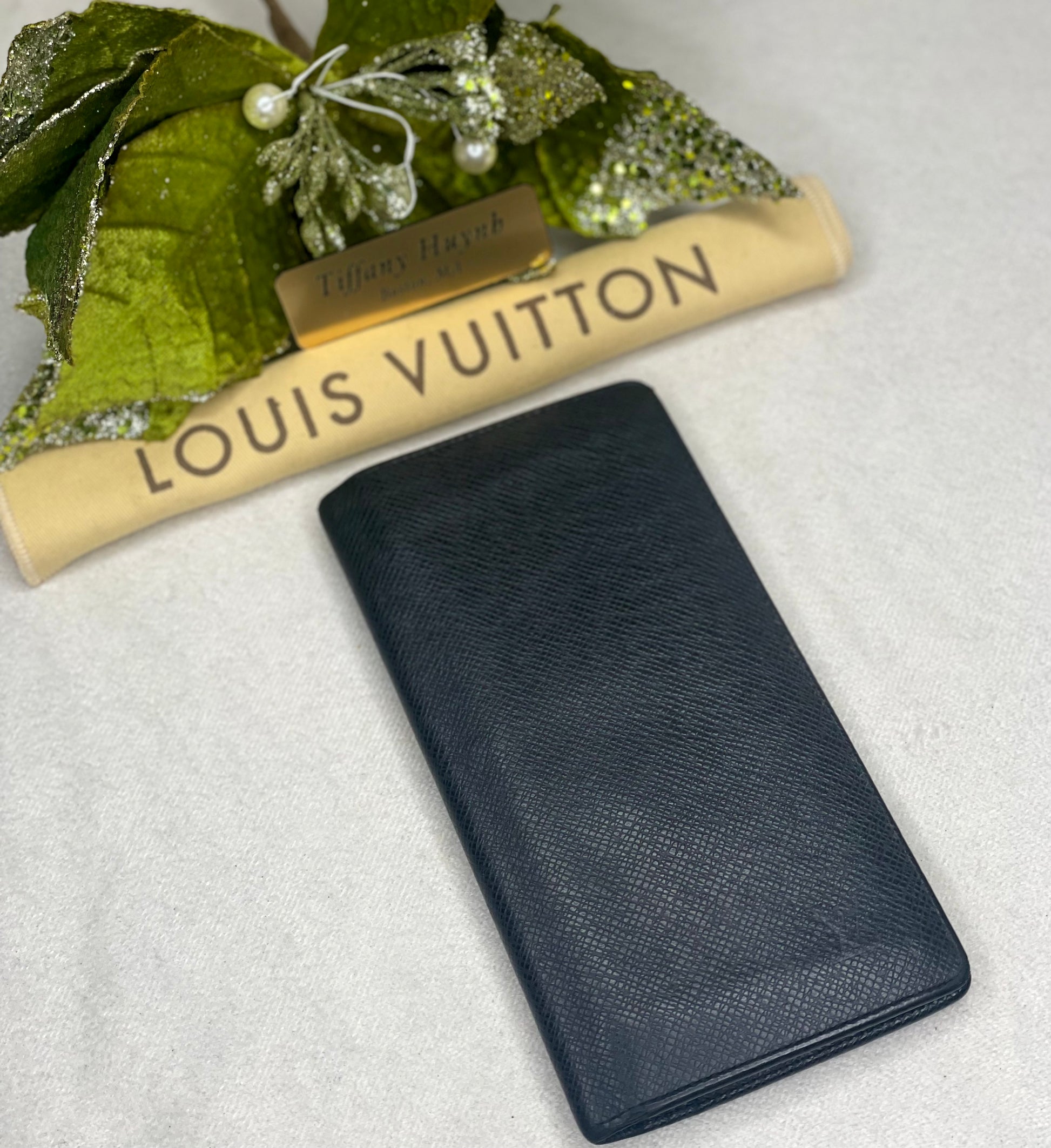 Authentic Louis Vuitton Brazza Taiga Leather Wallet Vintage 