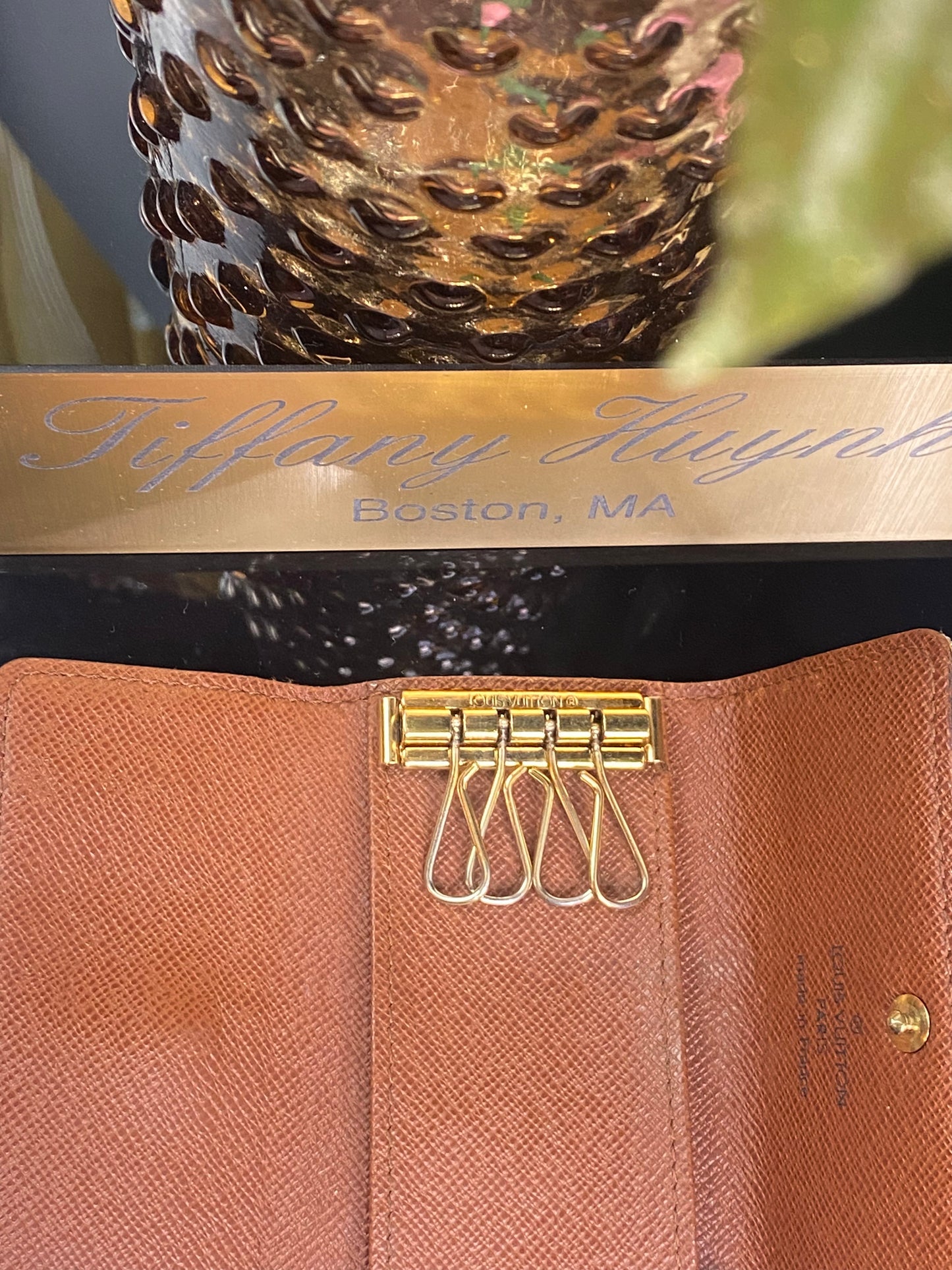 Authentic Louis Vuitton Monogram 4 Key Case